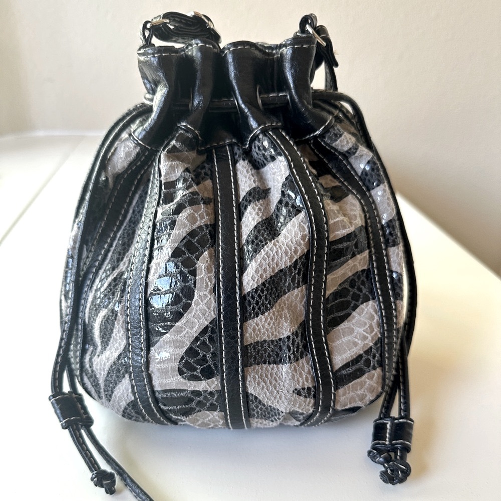 GAL BUCKET BAG SNAKE CROC DRAWSTRING